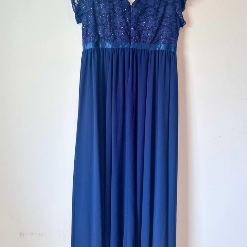 torrid Navy Lace & Sequin Wedding Dress - Picture 5 of 5